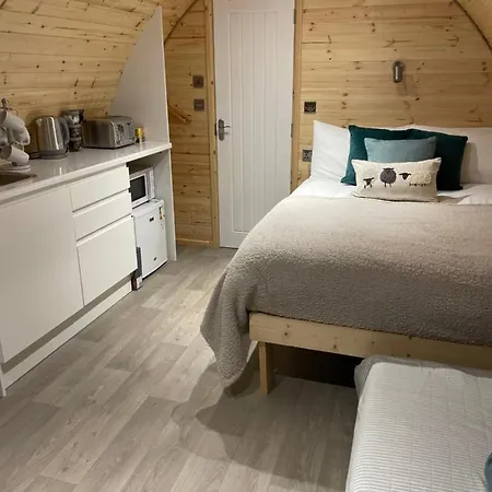 The Burrow - Sleeps 4 *
