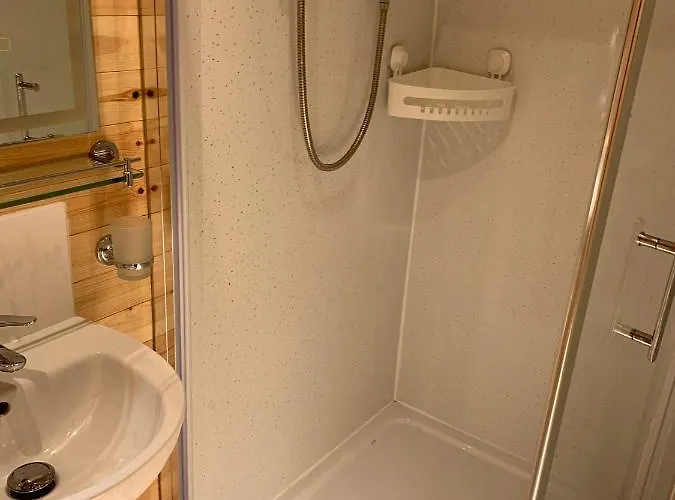 Kemping The Burrow - Sleeps 4 *