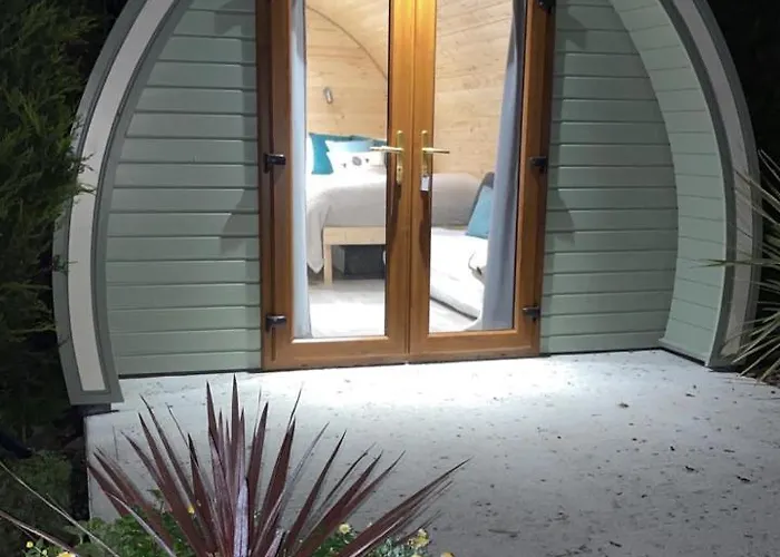 The Burrow - Sleeps 4 אתר קמפינג